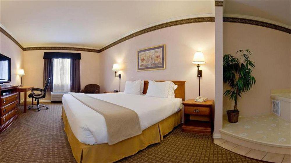 Holiday Inn Express North Tyler Exterior foto